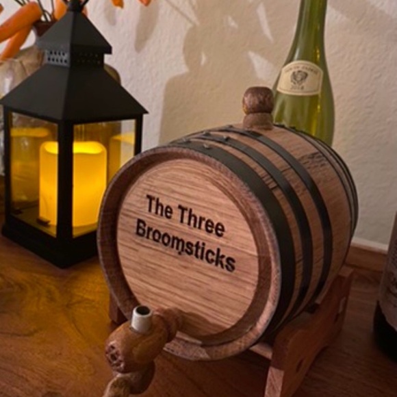 ‘The Three Broomsticks’ Customized Oak Whiskey Infusion Barrel. For Decoration. - Picture 4 of 6
